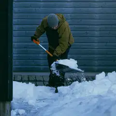 Fiskars Plus lumilapio musta - 4