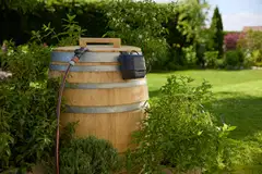 Akkusadevesipainepumppu GARDENA 2400 Comfort Auto 18V P4A sis. akku - 2