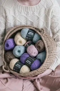 Novita lanka Wonder Wool 4PLY 50 g sammal 306 - 5
