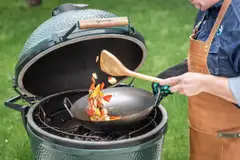 Big Green Egg wok/grilli-pannu hiiliteräs pyöreä + bambulasta - 4