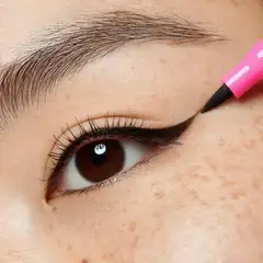 essence line it like a PRO! liner 01 black 1.2 ml - 9