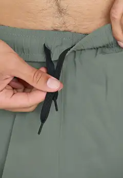 Endurance miesten Kros  2-in1 treenishortsit - Balsam Green - 6