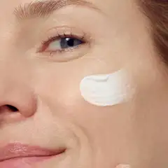 L'Oréal Paris Revitalift ryppyjä silottava ja ihoa kiinteyttävä päivävoide 50ml - 3