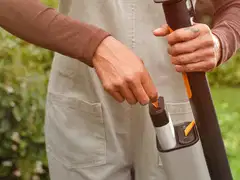 Fiskars akkuraivaussakset, ei akkua - 6