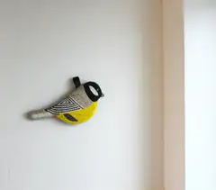 MUM’s VARPUNEN designlintu-seinäkoriste - 2