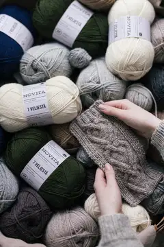 Novita lanka 7 Veljestä 100 g hiekka 060 - 8