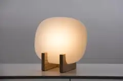 Innolux kirkasvalo Lempi 25W Led, opaalivalk kupu sekä mattalakattu massiivisaarni jalusta - 3