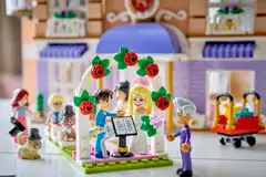 LEGO® Friends 42704 Heartlake Cityn Grand Hotel - 4