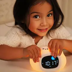 Pilvi yövalo ja kello ja kohinalaite - 11