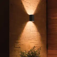 Philips Hue Resonate -seinävalaisin ulkokäyttöön 16W 2000-6500K 1180LM musta - 5