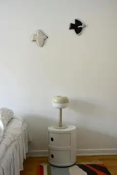 MUM’s ONNI designlintu-seinäkoriste, lentää oikealle - 6