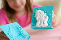 4M 3D Mould & paint kipsivalu-setti kimaltelevat yksisarviset - 6