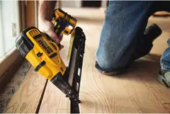 Dewalt 18 V Viimeistelynaulain DCN650N, 15GA, runko - 3