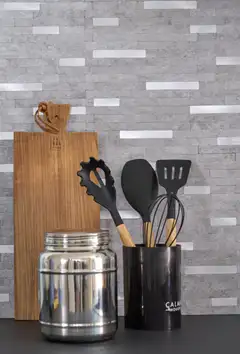 D-C-Fix 270-4005 Premium itseliimautuva seinälaatta. Laatan koko 29,7cm x 29,2 cm. Laatan kuviona ja värinä metalli ja kivi. - 3