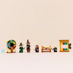 LEGO® Harry Potter TM 76460 Tylypahkan linna: Lajitteluhattuseremonia - 11