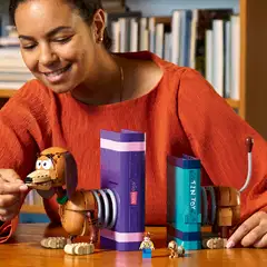LEGO® Disney Pixar 43301 Toy Story ‑kirjatuet: Slinky-koira - 8