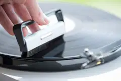 Pro-Ject Levysoitintarvike Brush It levyharja. - 3