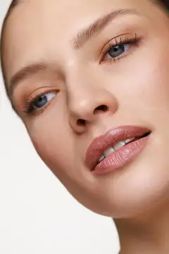 Paese nudeLightful huulipuna 404 4,5g - caramelized plum - 2