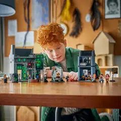LEGO® Harry Potter TM 76471 Iskunkiertokujan velhokaupat - 10
