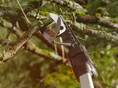 Fiskars akkuoksaleikkuri, ei akkua - 6