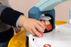 Little Smoby Iso autotalli, kolmikerroksinen autohalli pienten autoleikkeihin - 7