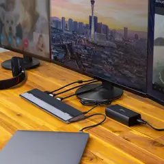 J5 Create USB-C 3 näytön telakka 100w virtalähteellä - 6