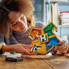 LEGO® Harry Potter TM 76462 Tylypahkan tuvan vaakuna - 10
