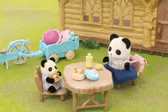 Sylvanian Families Pyörä ja rullaluistimet -leikkisetti - 4