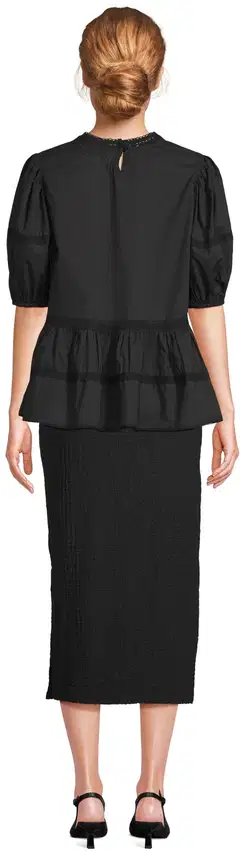 Margaux Riviera naisten lyhythihainen pitsisomisteinen frillapusero MG-001 - BLACK - 3