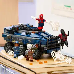 LEGO® Super Heroes Marvel 76349 Spider-Man ja vankilakuljetuksen takaa-ajo - 8