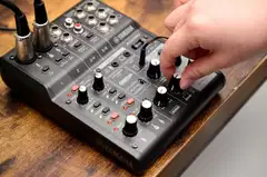 Yamaha livestriimausmikseri AG06mk2B - 11