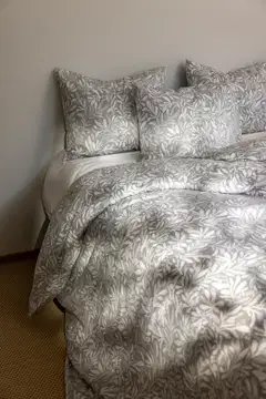 Pentik Hetki pussilakanasetti 150x210 cm + 50x60 cm lehti harmaa - 3