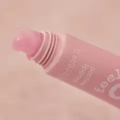 essence feelin' comfy peptide lipgloss 01 Strawberry Self-love 15 ml - 3