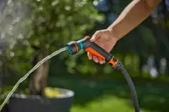 GARDENA Monitoimipistooli Classic Compact ja hanaliitin sisähanaan - 8