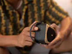 House of Marley Bluetooth kaiutin Roots Solar, musta/puu - 6