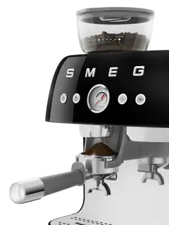 Smeg espressokeitin myllyllä musta EGF03BLEU - 11