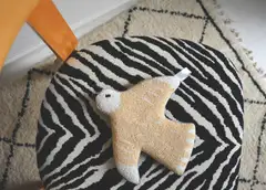 MUM’s ONNI designlintu-seinäkoriste, lentää vasemmalle - 4