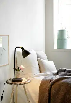 Nordlux pöytävalaisin Ray musta/messinki - 2