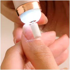 Flawless Salon Nails. Viilaa kynnet ja kynsinauhat, hio terävät reunat pois ja tasoita epätasaiset kynnet. Sisäänrakennettu LED-valo valaisee kynnet, jotta näet mitä olet tekemässä. - 8