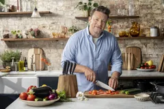 Tefal Jamie Oliver veitsisetti 5 osaa (kokkiveitsi 20 cm, Santoku-veitsi 16,5 cm, leipäveitsi 20 cm, yleisveitsi 12 cm, juures-/vihannesveitsi 9 cm ja veitsitukki) - 11