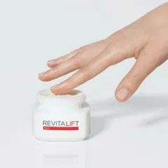 L'Oréal Paris Revitalift ryppyjä silottava ja ihoa kiinteyttävä päivävoide 50ml - 5