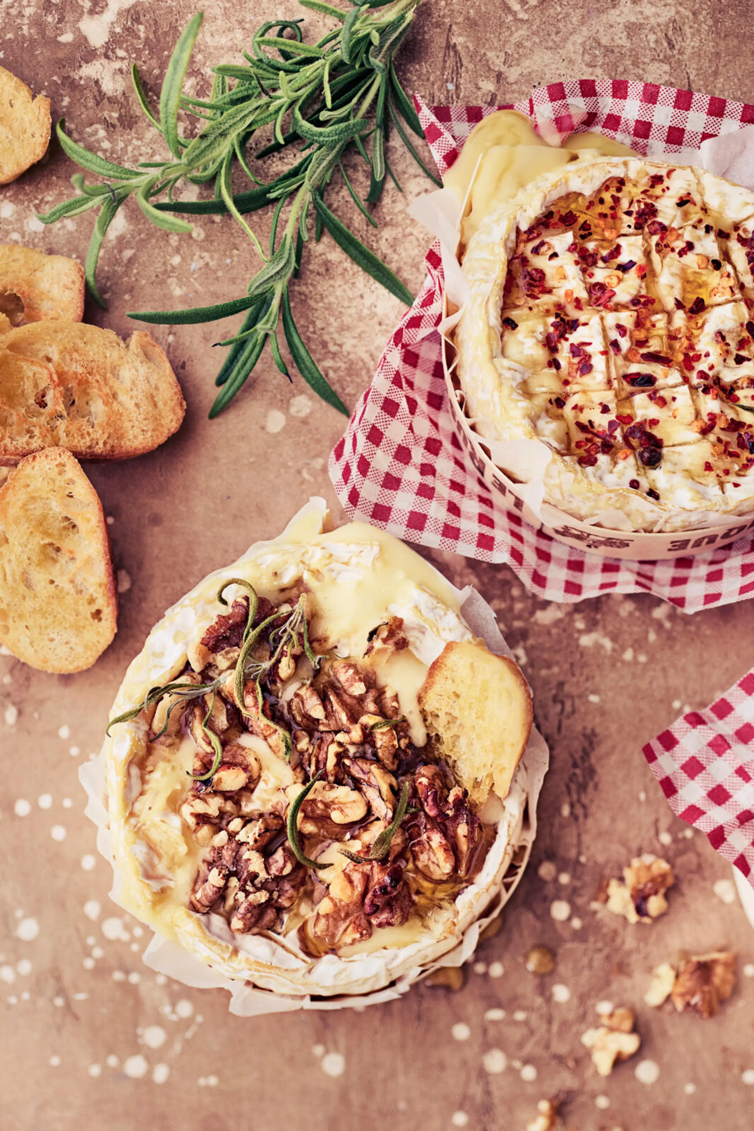 Camembert uunissa