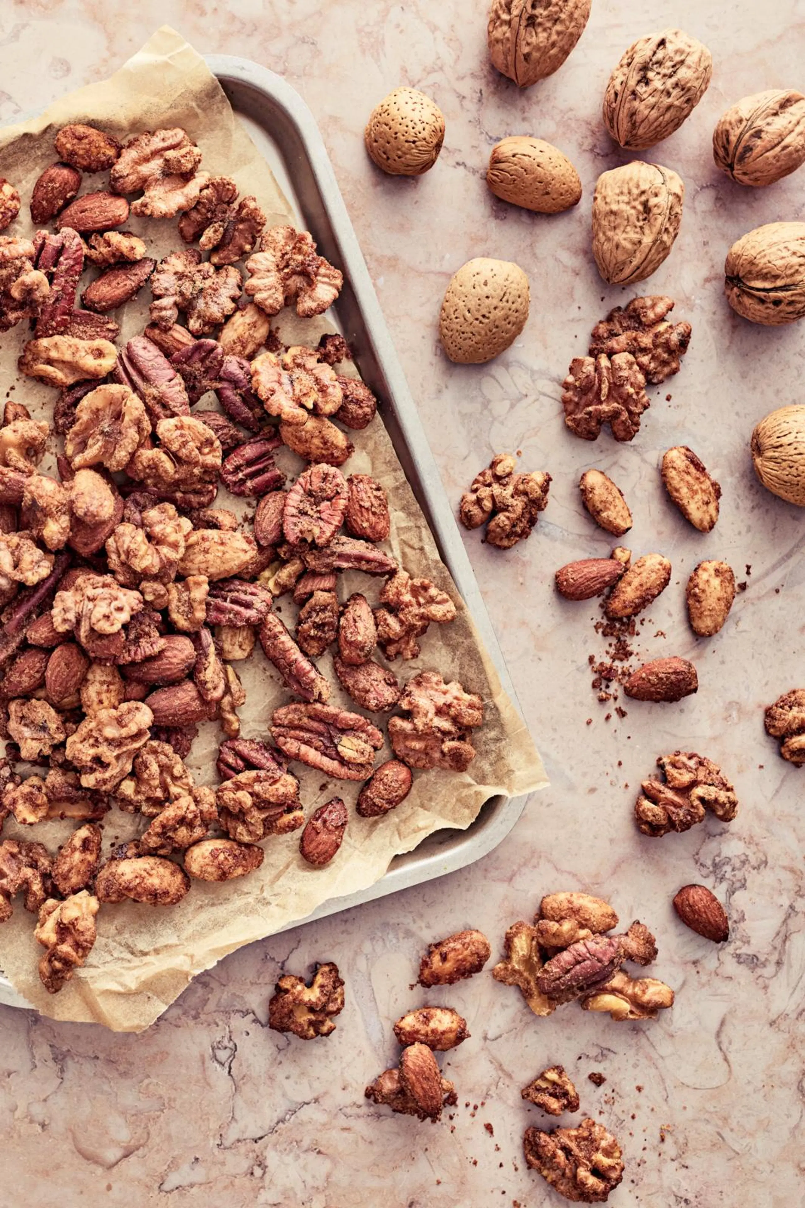 Karamellisoidut pähkinät