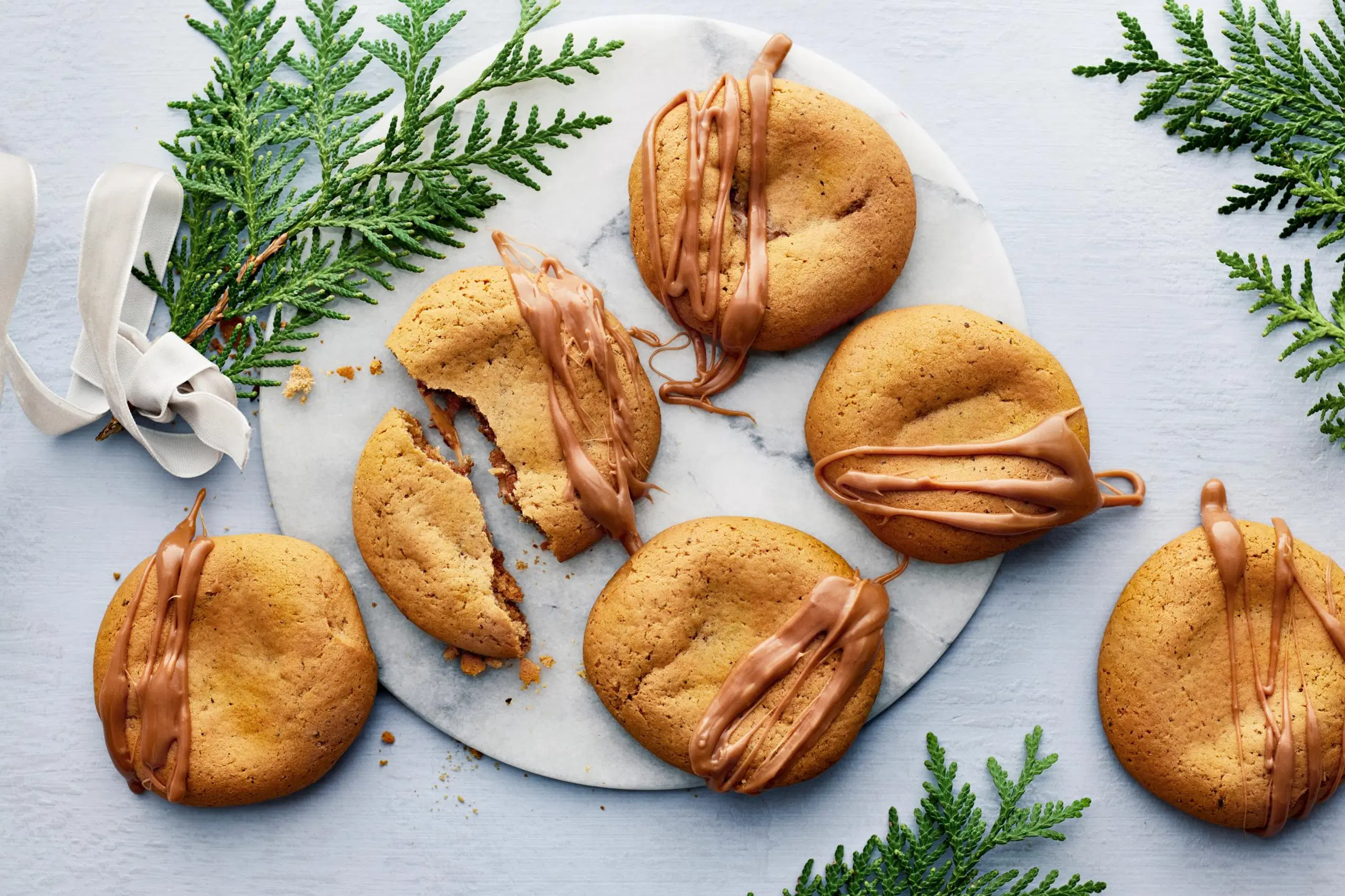 Helpot piparkakku-suklaakeksit