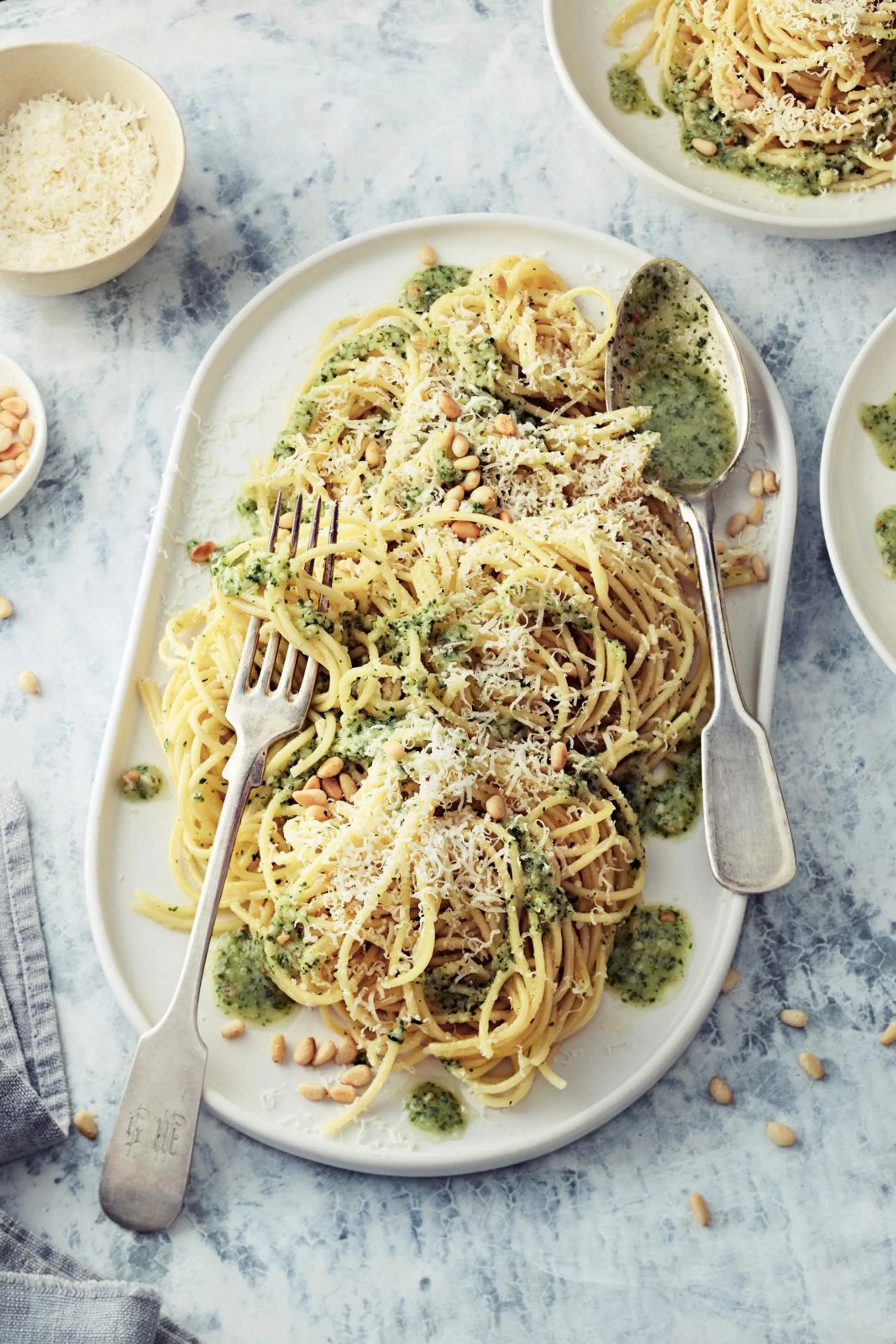 Pestopastaa lautasilla