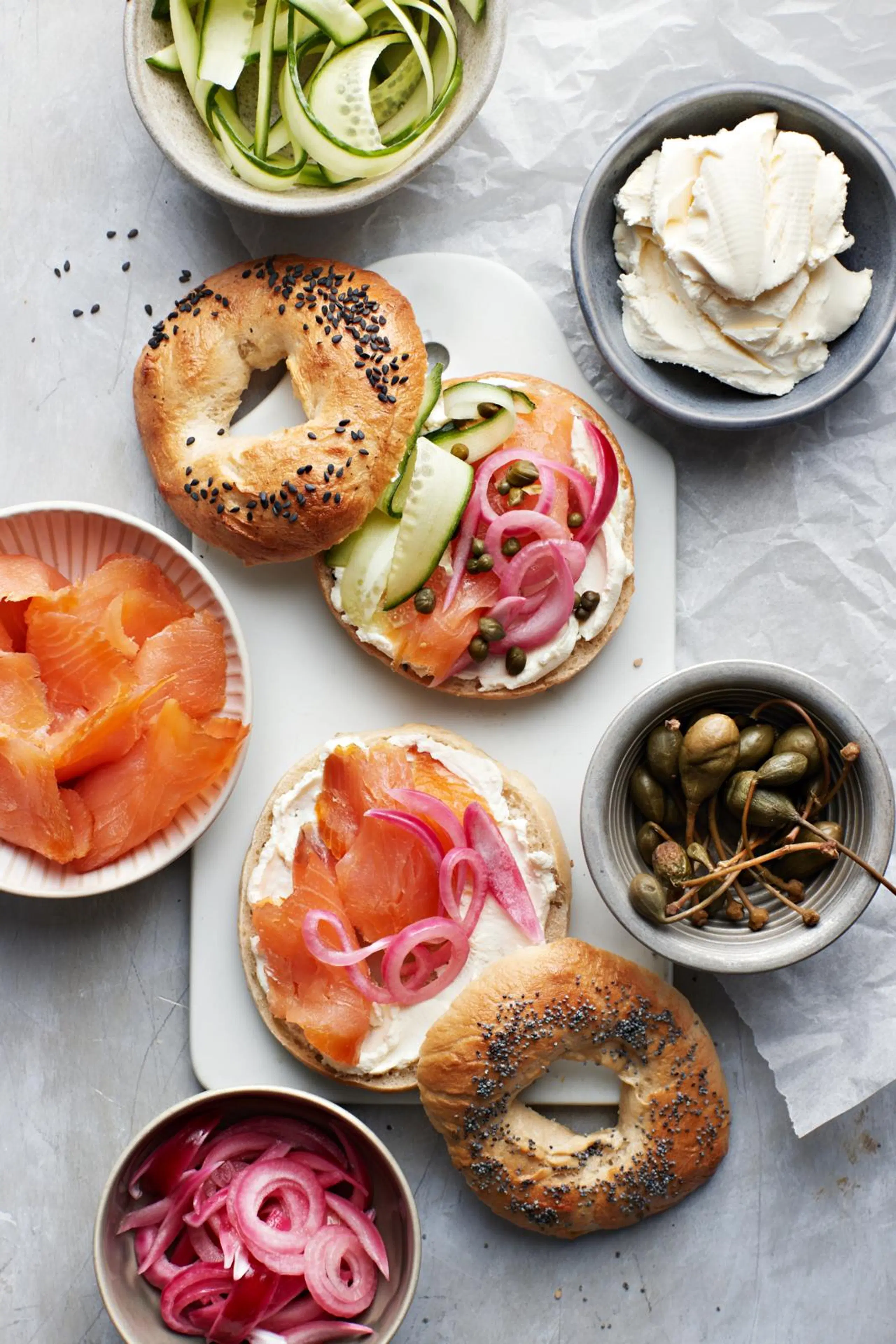 Baglit lohitäytteellä