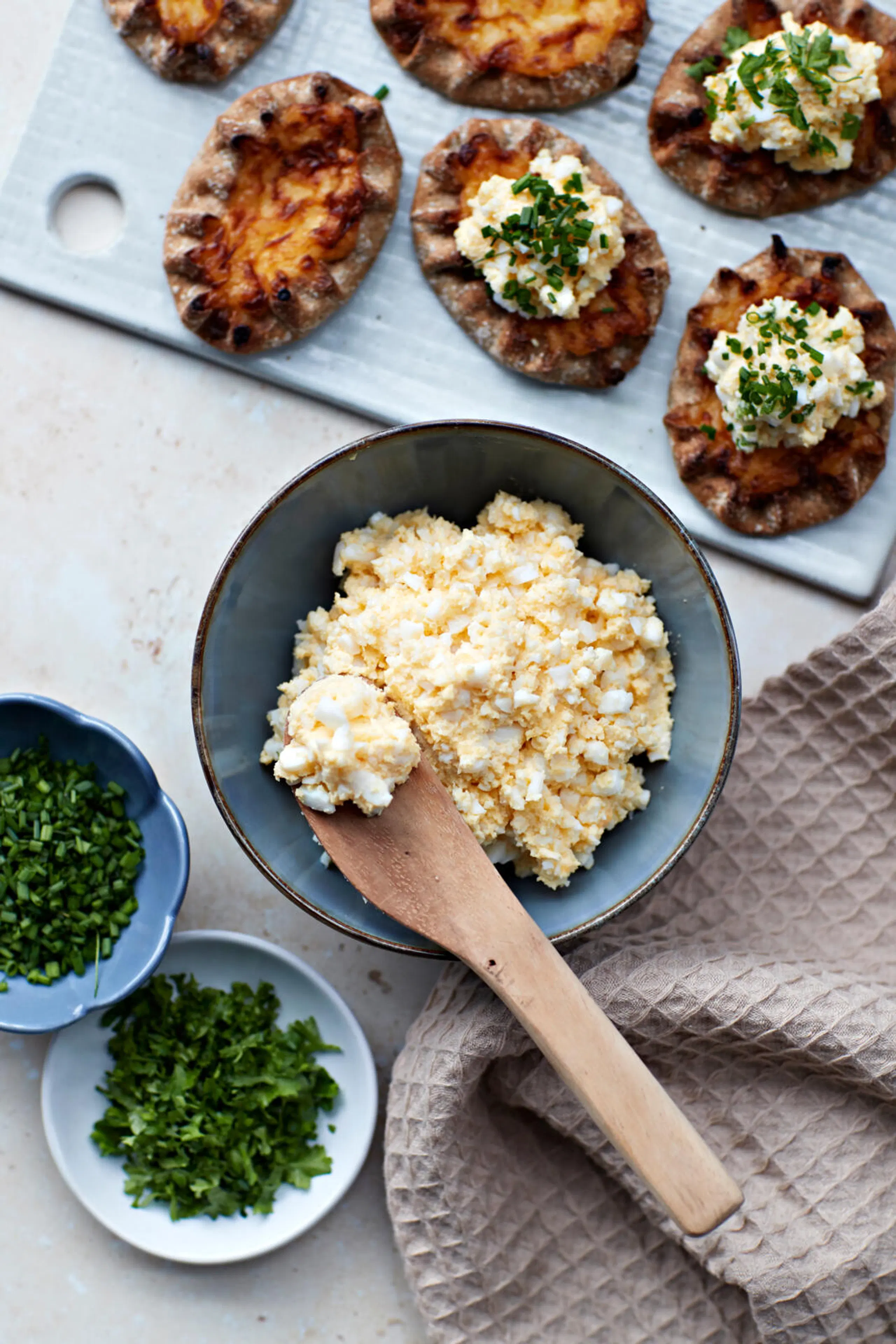 Munavoi ja  karjalanpiirakoita