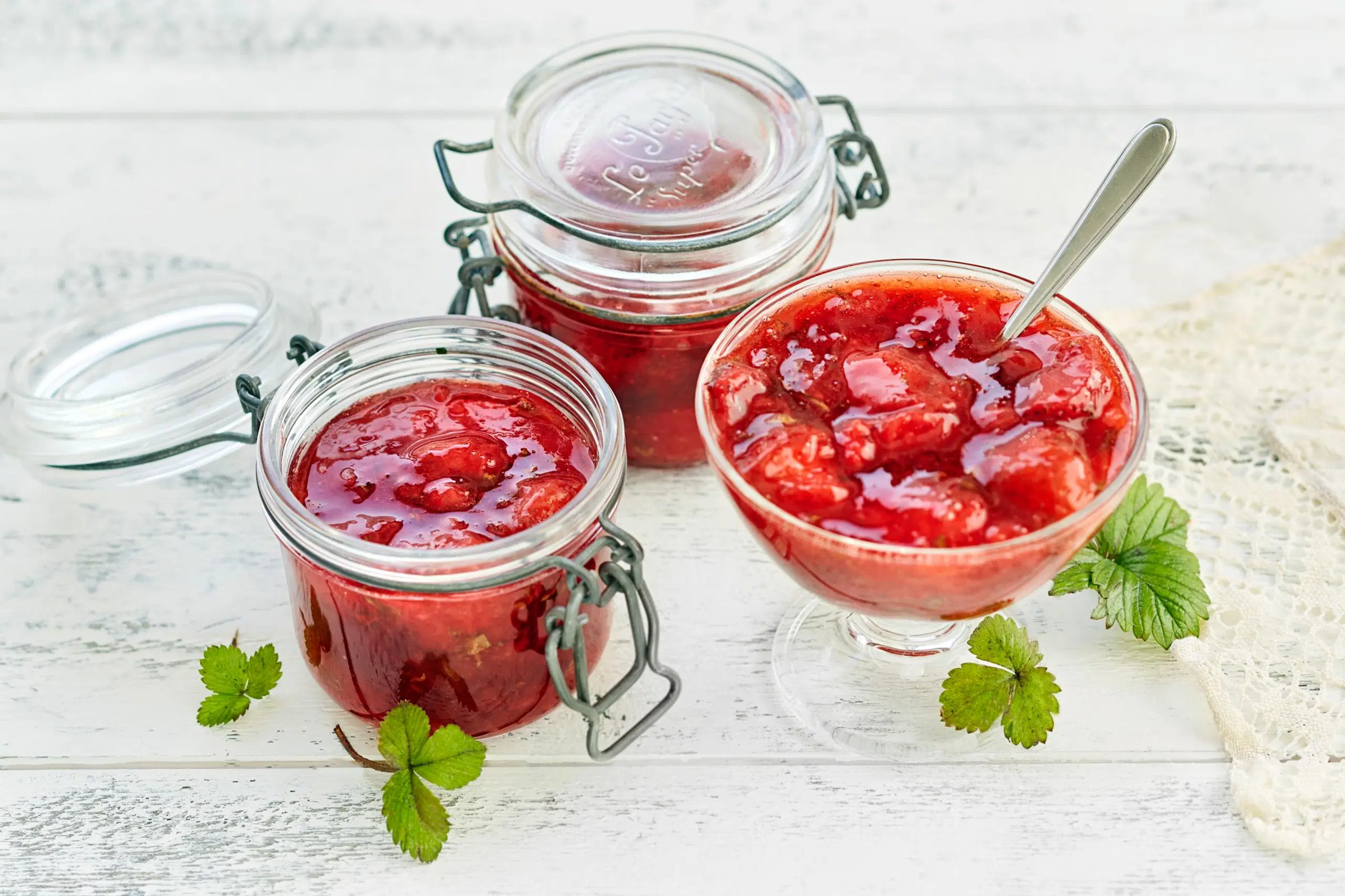 Mansikka-minttuhillo