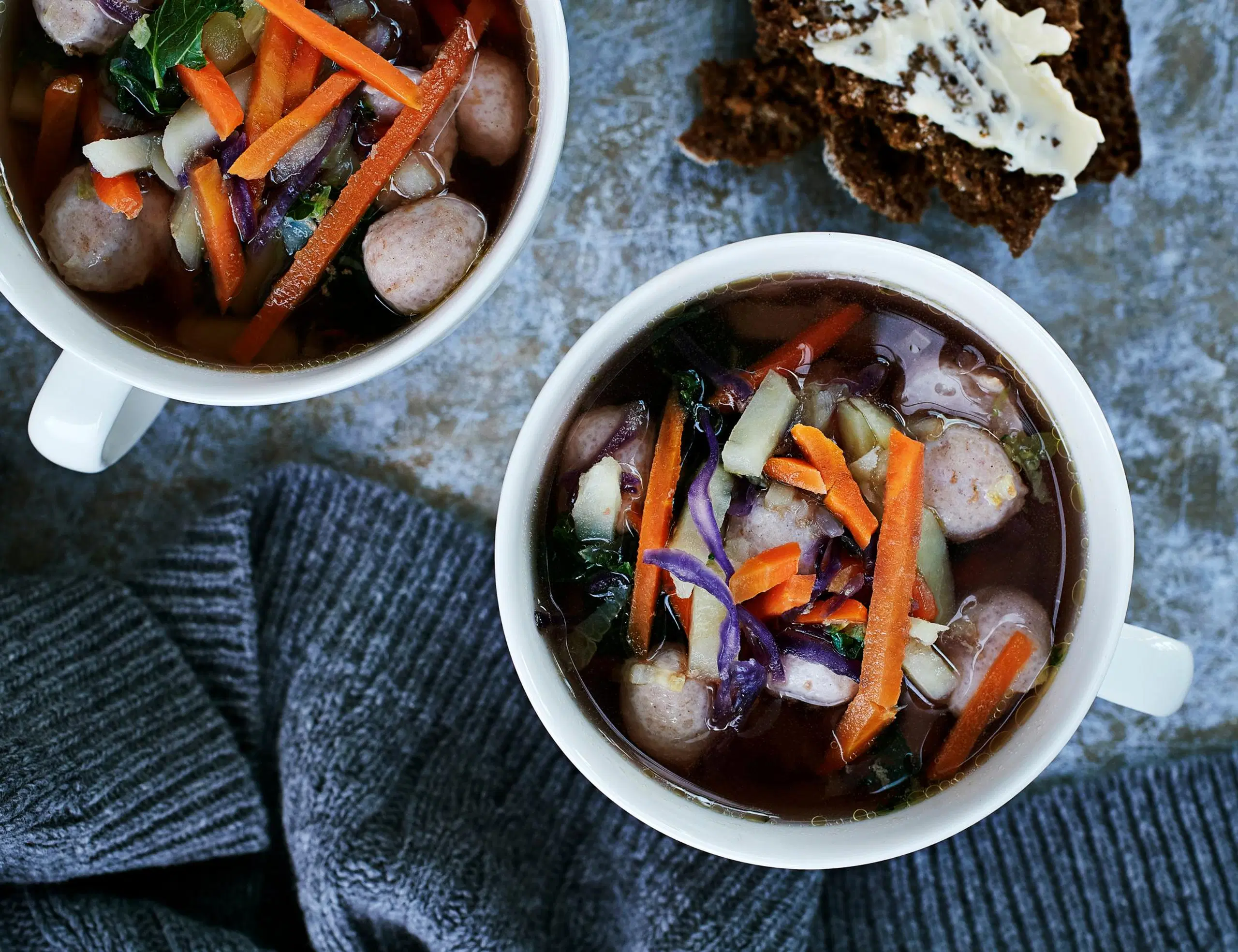 Sukkela siskonmakkarakeitto