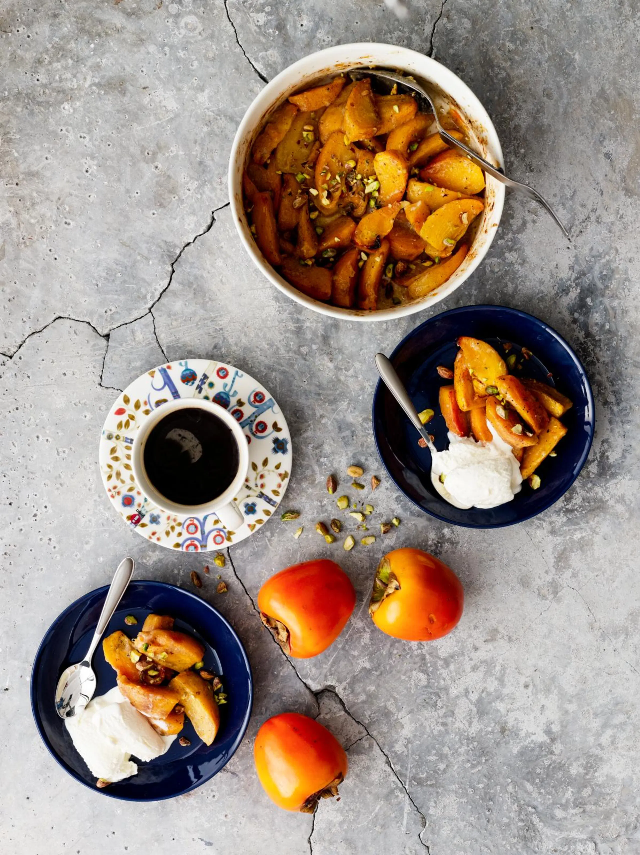 Persimoni-kardemummapaistos